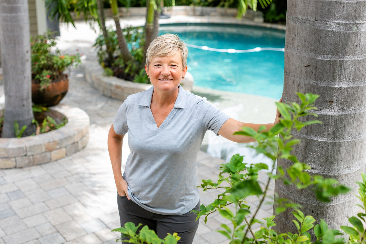 Leisa Thomason at a pool